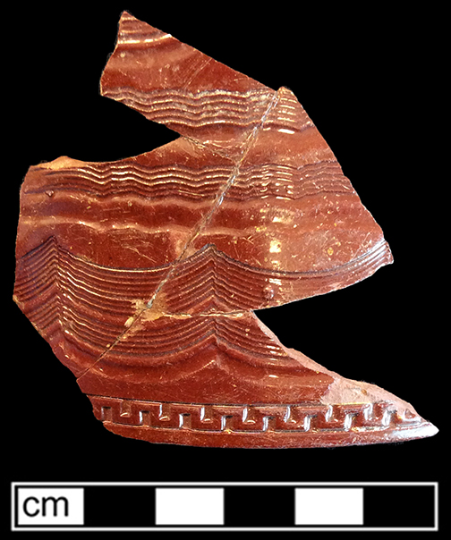 Body sherd (left) and close up view of the paste (right). Angelica Knolls, 18CV60.